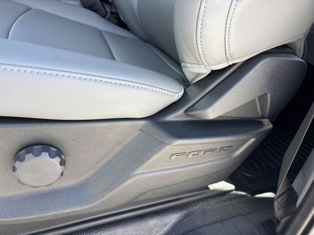 2026 Oxford White Ford Super Duty F-350 SRW XL RWD Truck