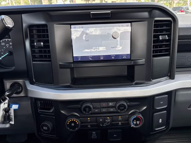 2026 Oxford White Ford Super Duty F-350 SRW XL RWD Truck