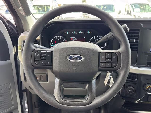 2026 Oxford White Ford Super Duty F-350 SRW XL RWD Truck