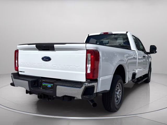 2026 Oxford White Ford Super Duty F-350 SRW XL RWD Truck