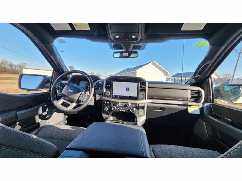 2025 Oxford White Ford F-150 XLT 4X4 Truck