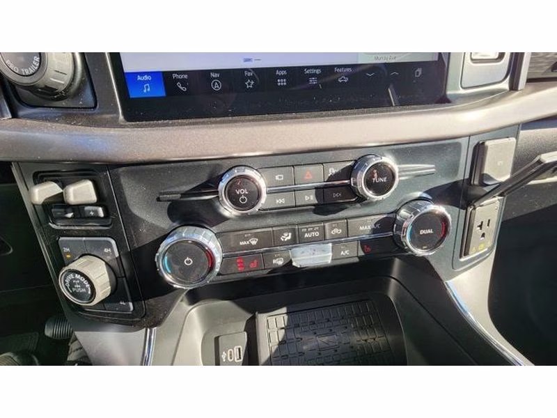 2025 Oxford White Ford F-150 XLT 4X4 Truck