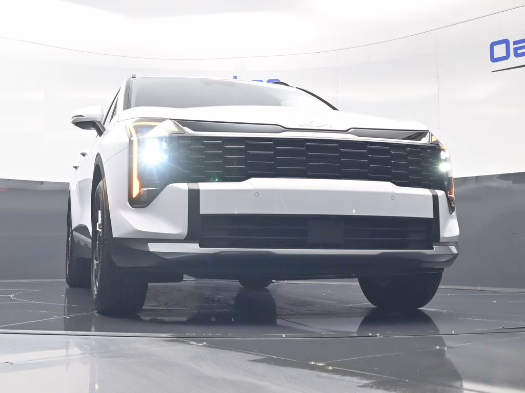 2026 Glacial White Pearl Kia Sportage EX FWD SUV