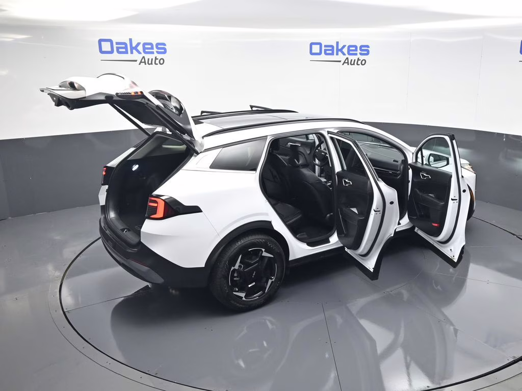 2026 Glacial White Pearl Kia Sportage EX FWD SUV