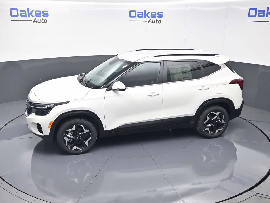2026 Snow White Pearl Kia Seltos EX AWD SUV