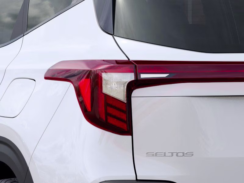2026 Clear White/Black Roof Kia Seltos S FWD SUV