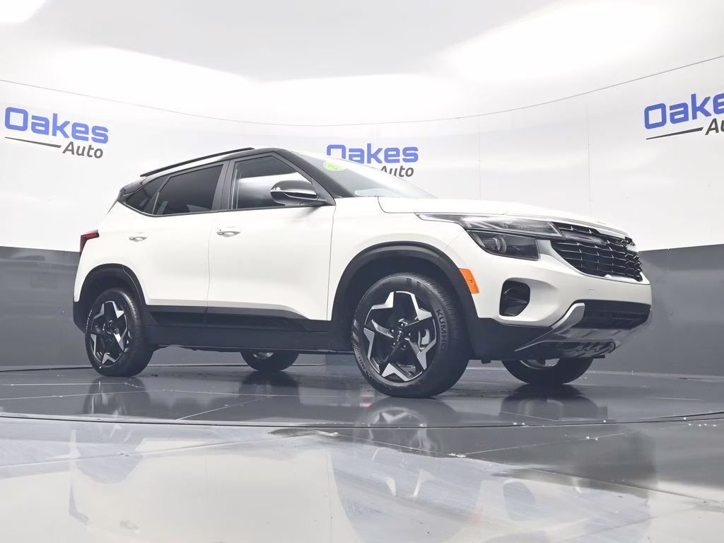 2026 Clear White/Black Roof Kia Seltos S AWD SUV