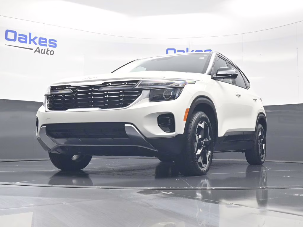 2026 Clear White/Black Roof Kia Seltos S AWD SUV