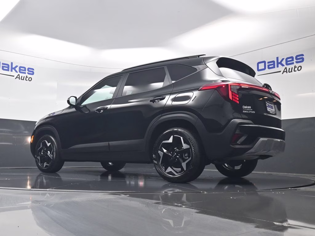 2026 Fusion Black Kia Seltos S AWD SUV
