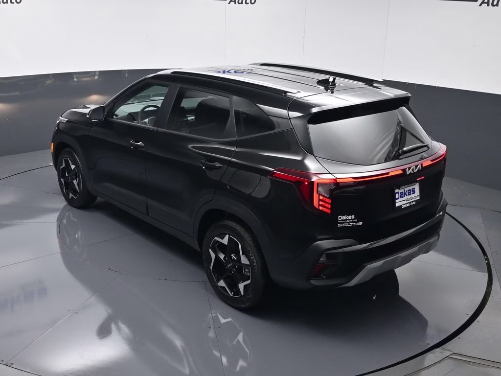 2026 Fusion Black Kia Seltos S AWD SUV
