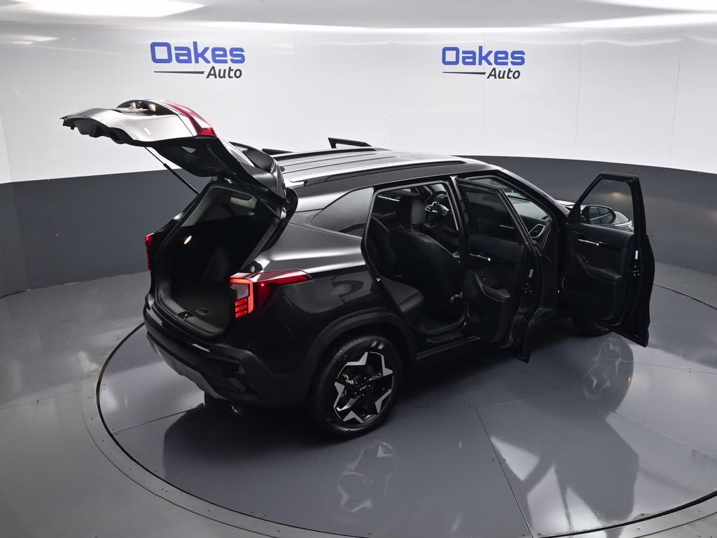 2026 Fusion Black Kia Seltos S AWD SUV