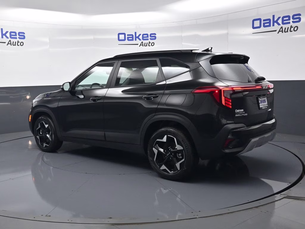 2026 Fusion Black Kia Seltos S AWD SUV