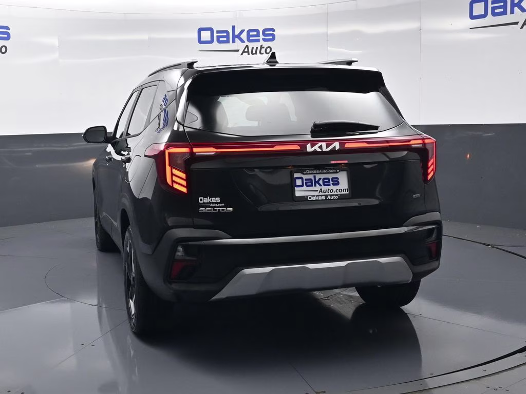 2026 Fusion Black Kia Seltos S AWD SUV