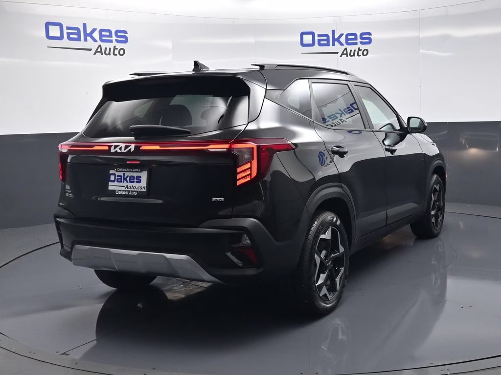 2026 Fusion Black Kia Seltos S AWD SUV