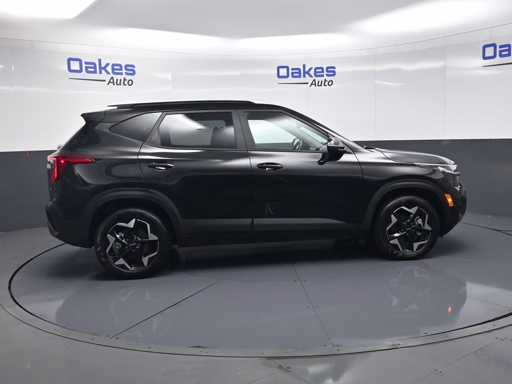 2026 Fusion Black Kia Seltos S AWD SUV