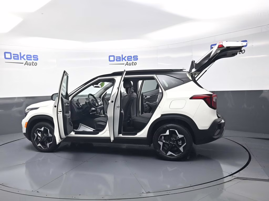 2026 Clear White/Black Roof Kia Seltos S AWD SUV