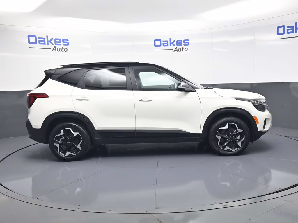 2026 Clear White/Black Roof Kia Seltos S AWD SUV