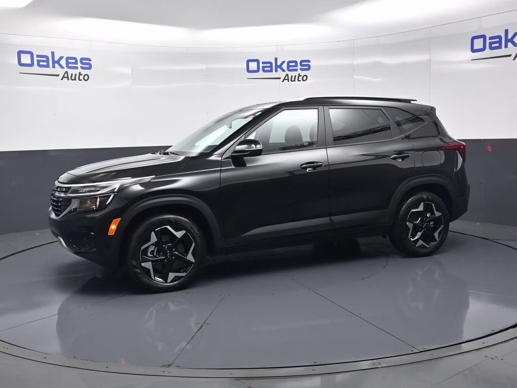 2026 Fusion Black Kia Seltos S AWD SUV