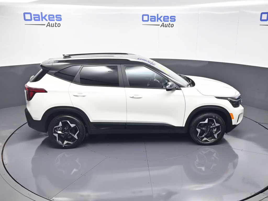 2026 Clear White/Black Roof Kia Seltos S AWD SUV