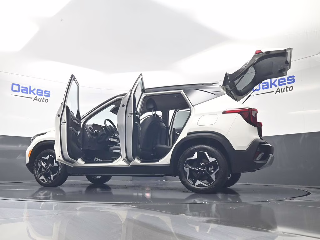 2026 Clear White/Black Roof Kia Seltos S AWD SUV