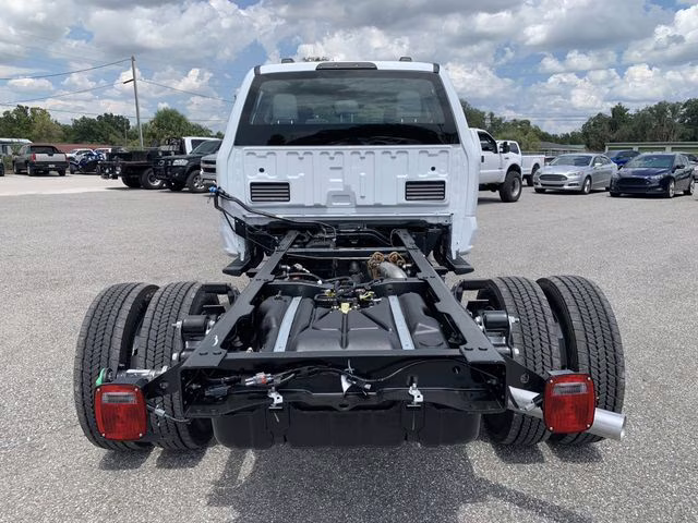 2026 Oxford White Ford Super Duty F-450 DRW XL 4X4 Chassis