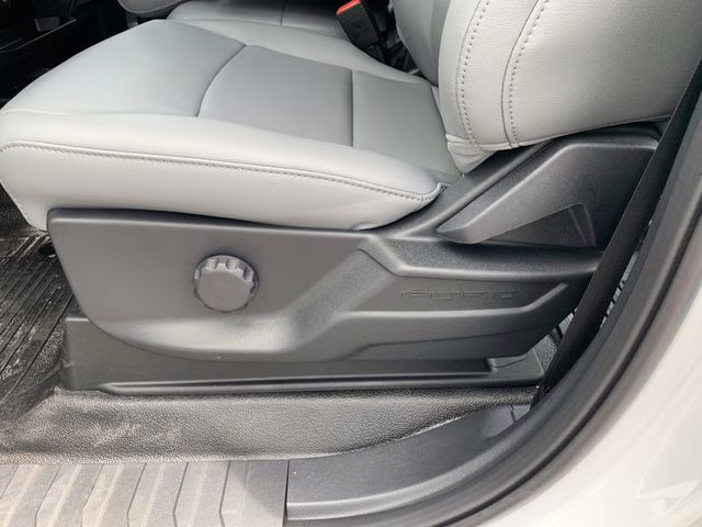 2026 Oxford White Ford Super Duty F-450 DRW XL 4X4 Chassis