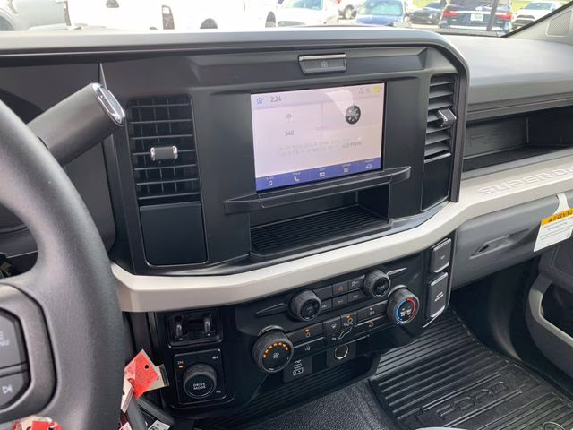 2026 Oxford White Ford Super Duty F-450 DRW XL 4X4 Chassis