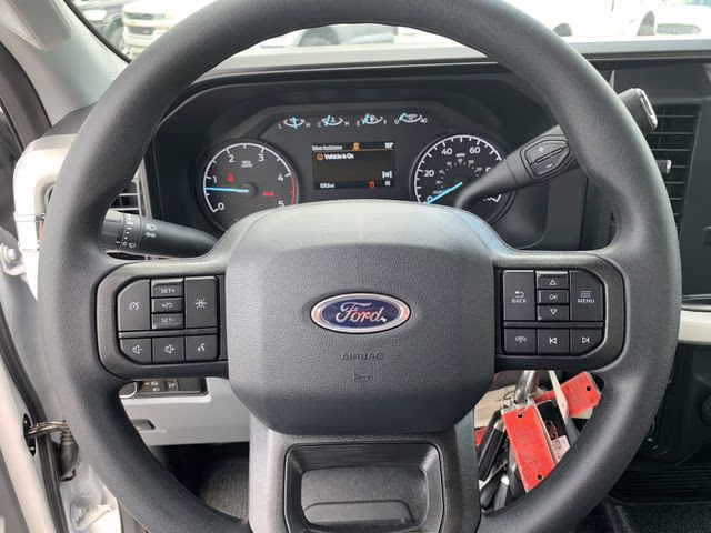 2026 Oxford White Ford Super Duty F-450 DRW XL 4X4 Chassis