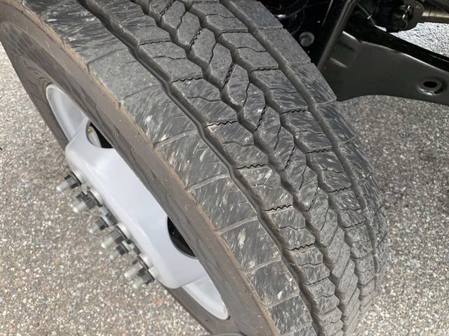 2026 Oxford White Ford Super Duty F-450 DRW XL 4X4 Chassis