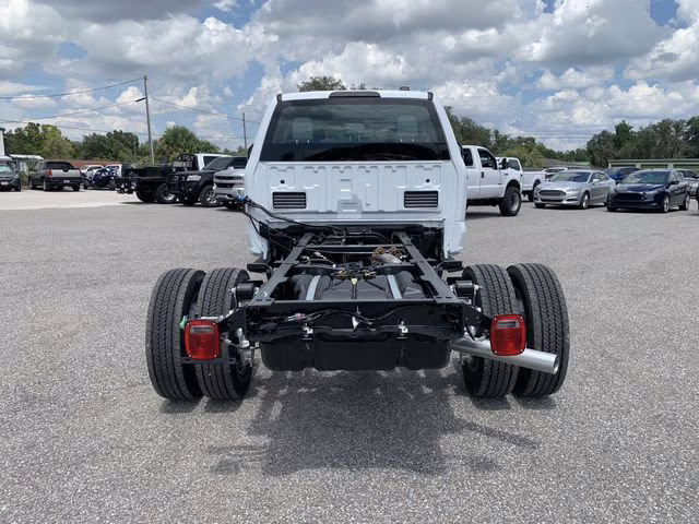 2026 Oxford White Ford Super Duty F-450 DRW XL 4X4 Chassis