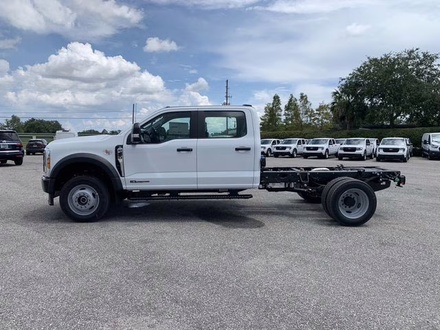 2026 Oxford White Ford Super Duty F-450 DRW XL 4X4 Chassis