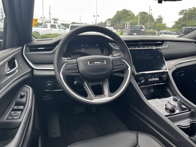 2025 Bright White Clearcoat Jeep Grand Cherokee L Limited RWD SUV