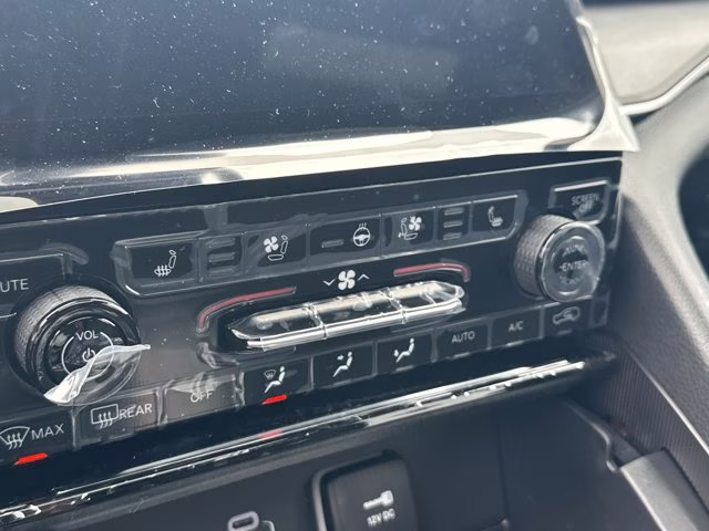 2025 Bright White Clearcoat Jeep Grand Cherokee L Limited RWD SUV