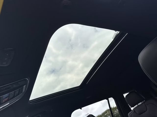 2025 Bright White Clearcoat Jeep Grand Cherokee L Limited RWD SUV