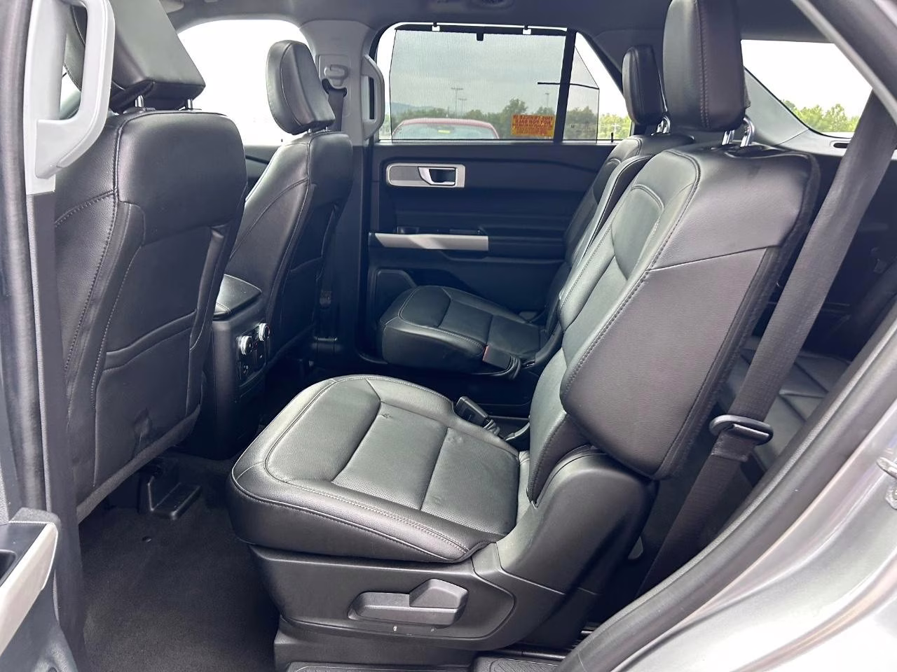2022 Iconic Silver Metallic Ford Explorer Limited 4X4 SUV