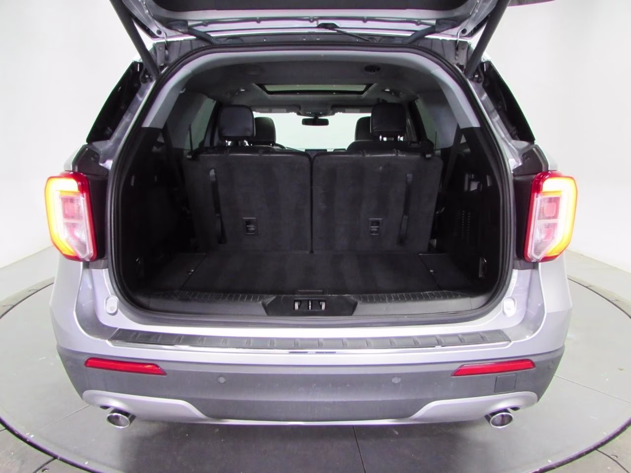 2022 Iconic Silver Metallic Ford Explorer Limited 4X4 SUV