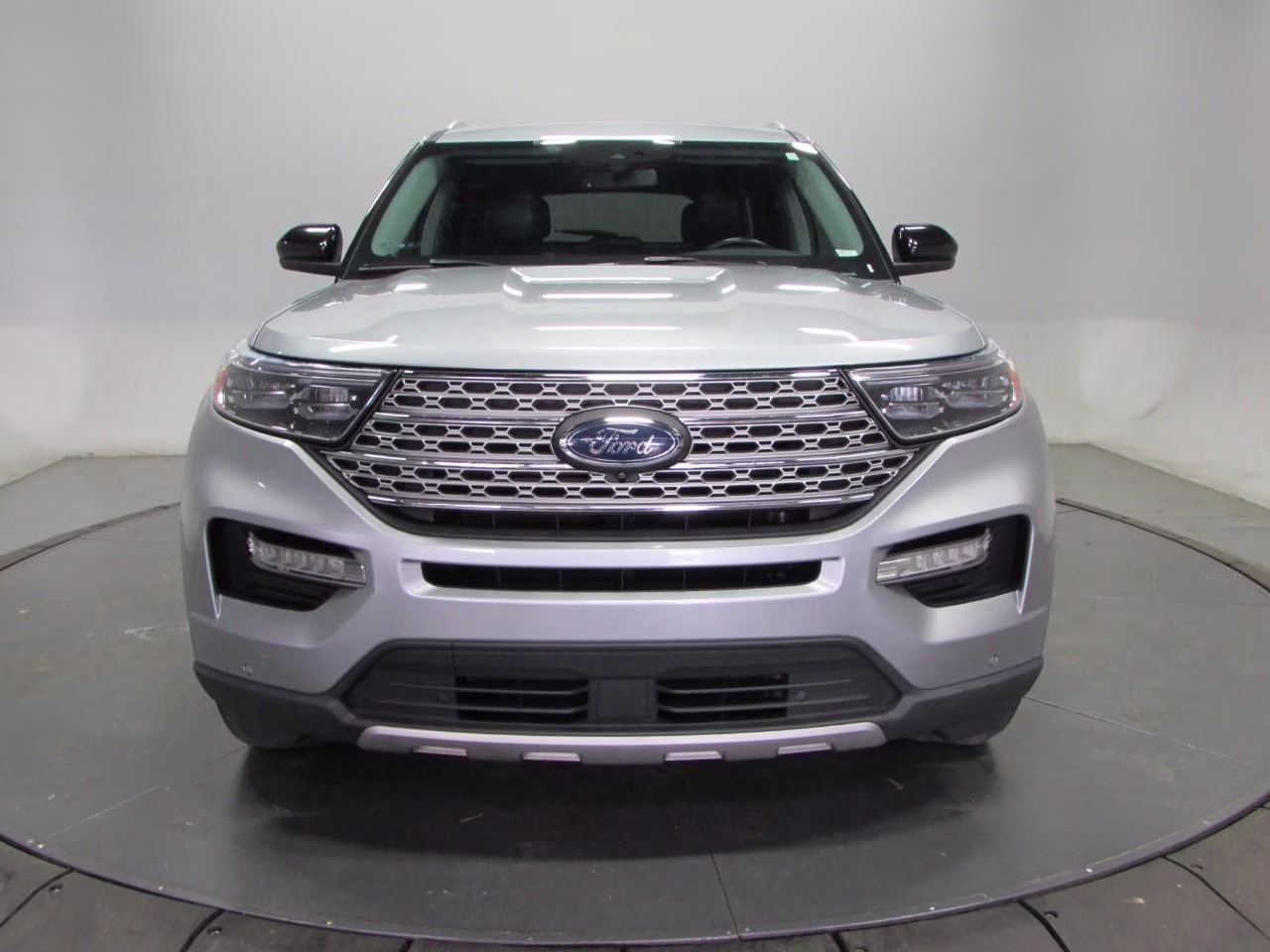 2022 Iconic Silver Metallic Ford Explorer Limited 4X4 SUV