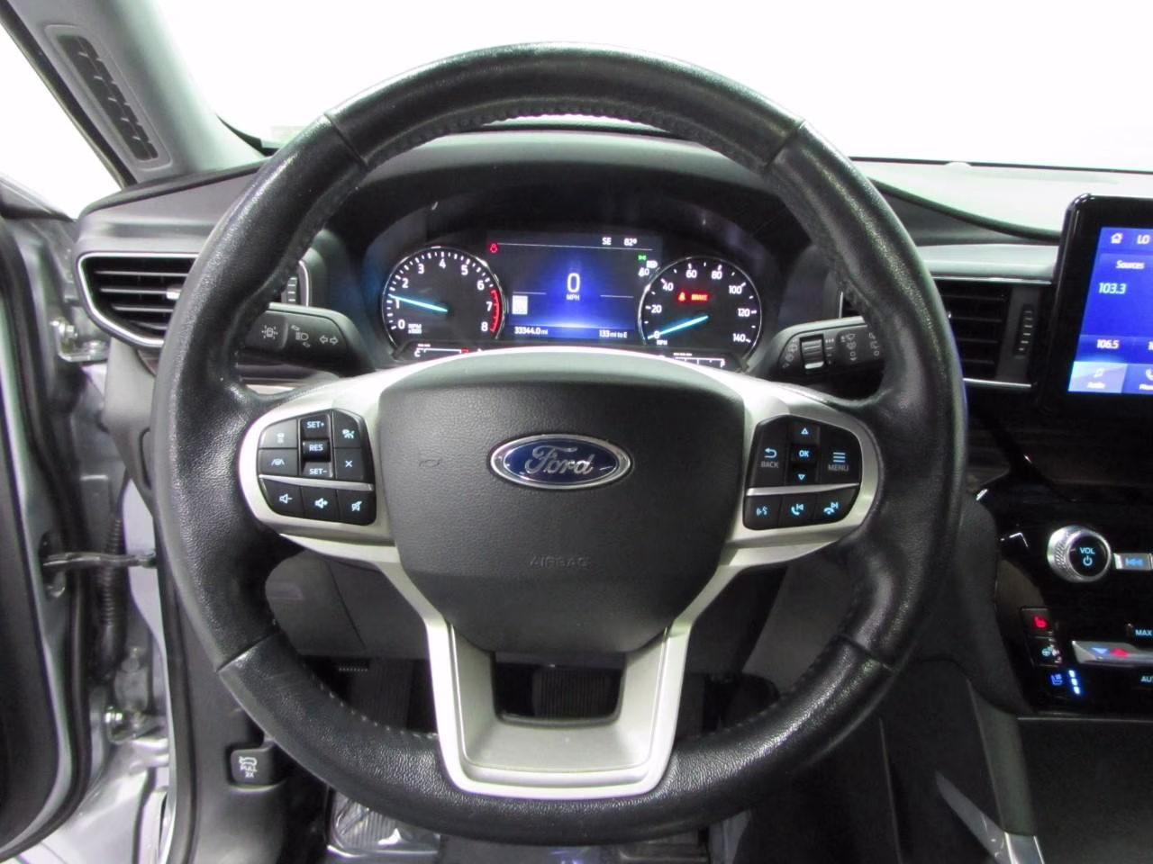 2022 Iconic Silver Metallic Ford Explorer Limited 4X4 SUV