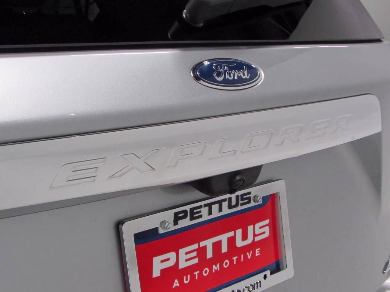 2022 Iconic Silver Metallic Ford Explorer Limited 4X4 SUV