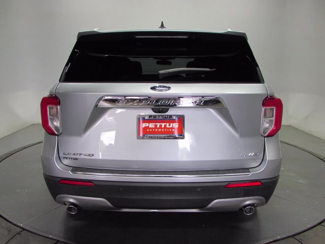 2022 Iconic Silver Metallic Ford Explorer Limited 4X4 SUV