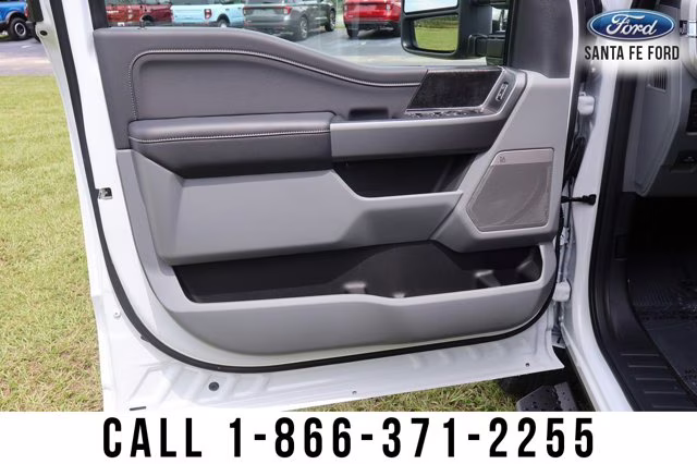 2026 White Ford Super Duty F-350 SRW XLT 4X4 Truck