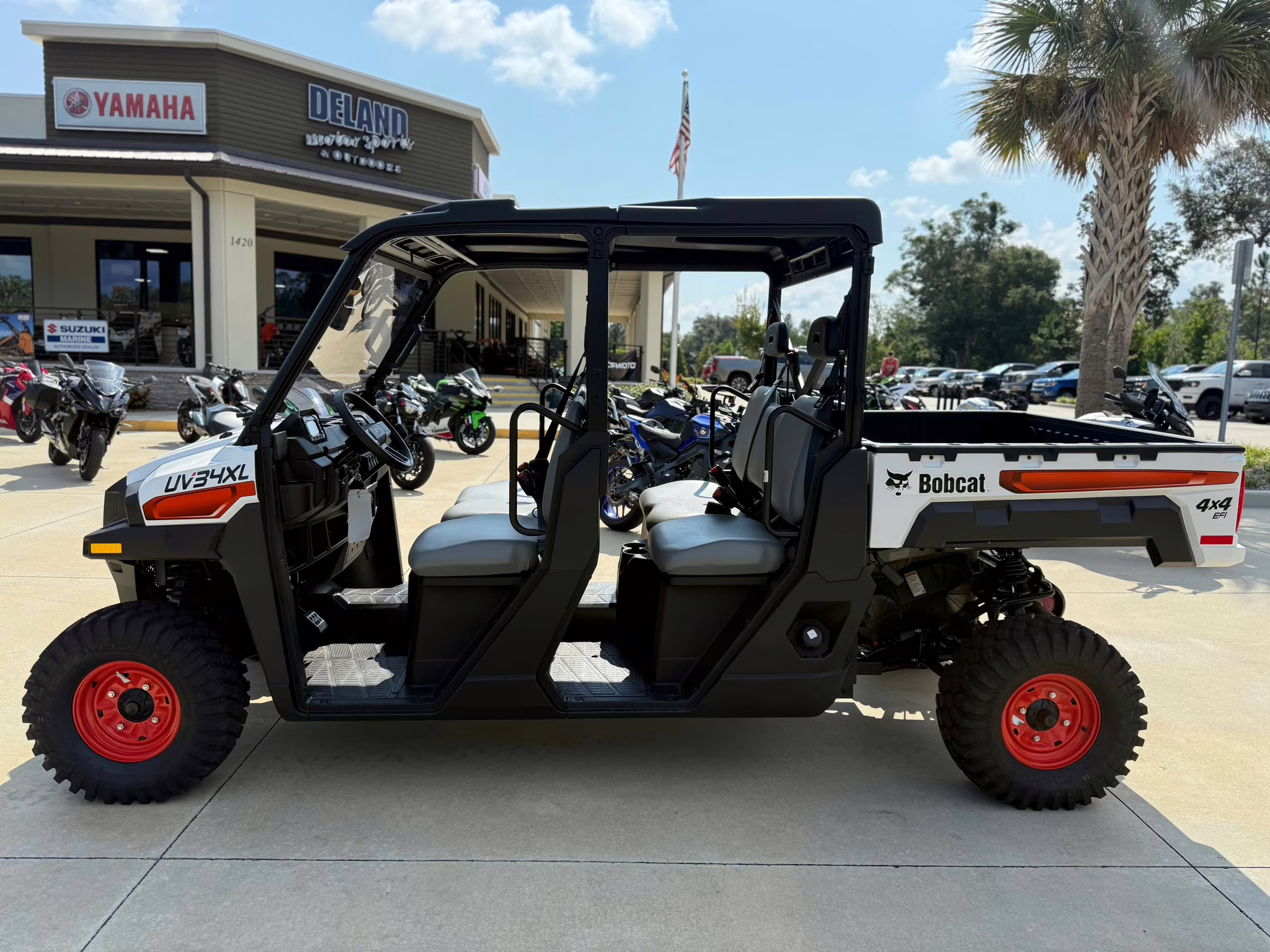 2025 - Bobcat UV34XL Gas UTV