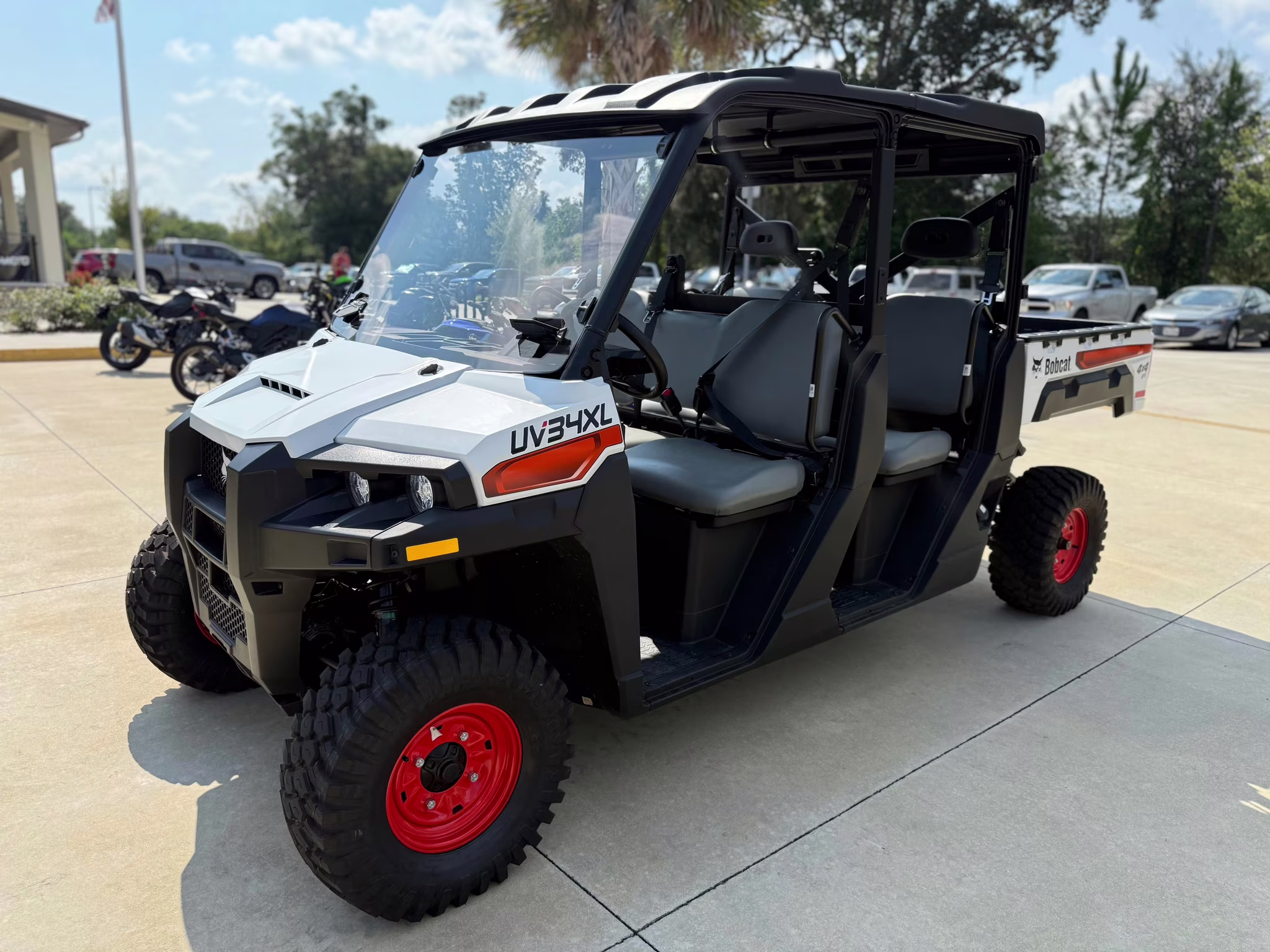 2025 - Bobcat UV34XL Gas UTV