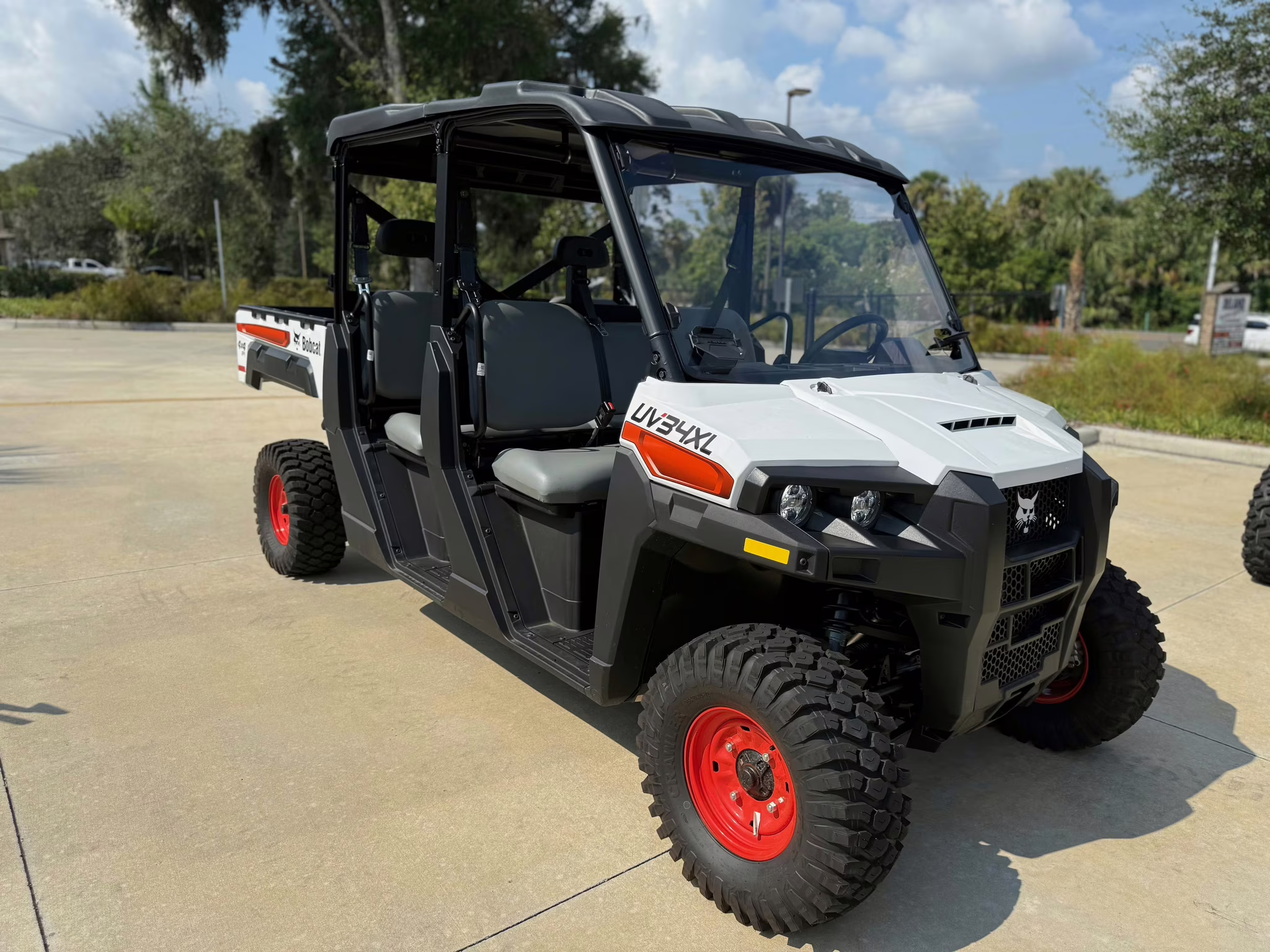 2025 - Bobcat UV34XL Gas UTV