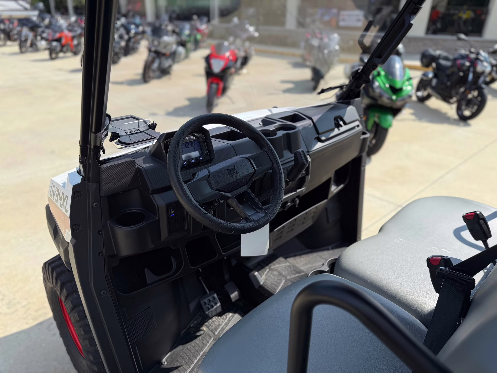 2025 - Bobcat UV34XL Gas UTV