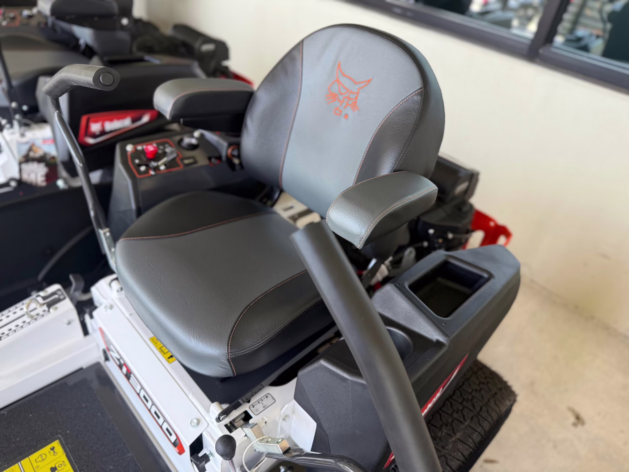 2025 - Bobcat ZT3000 Series ZT3048 Lawn Mower