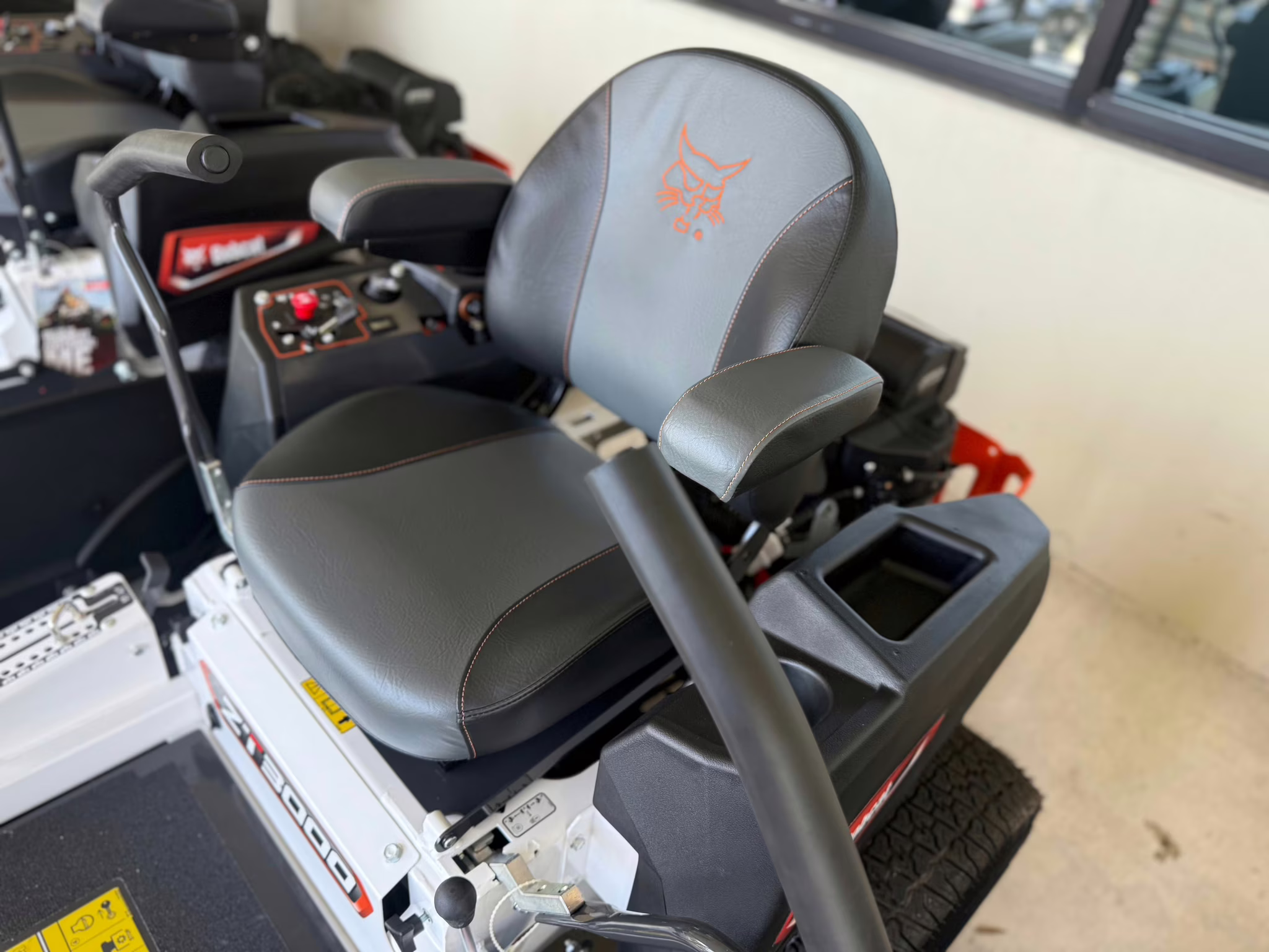 2025 - Bobcat ZT3000 Series ZT3048 Lawn Mower