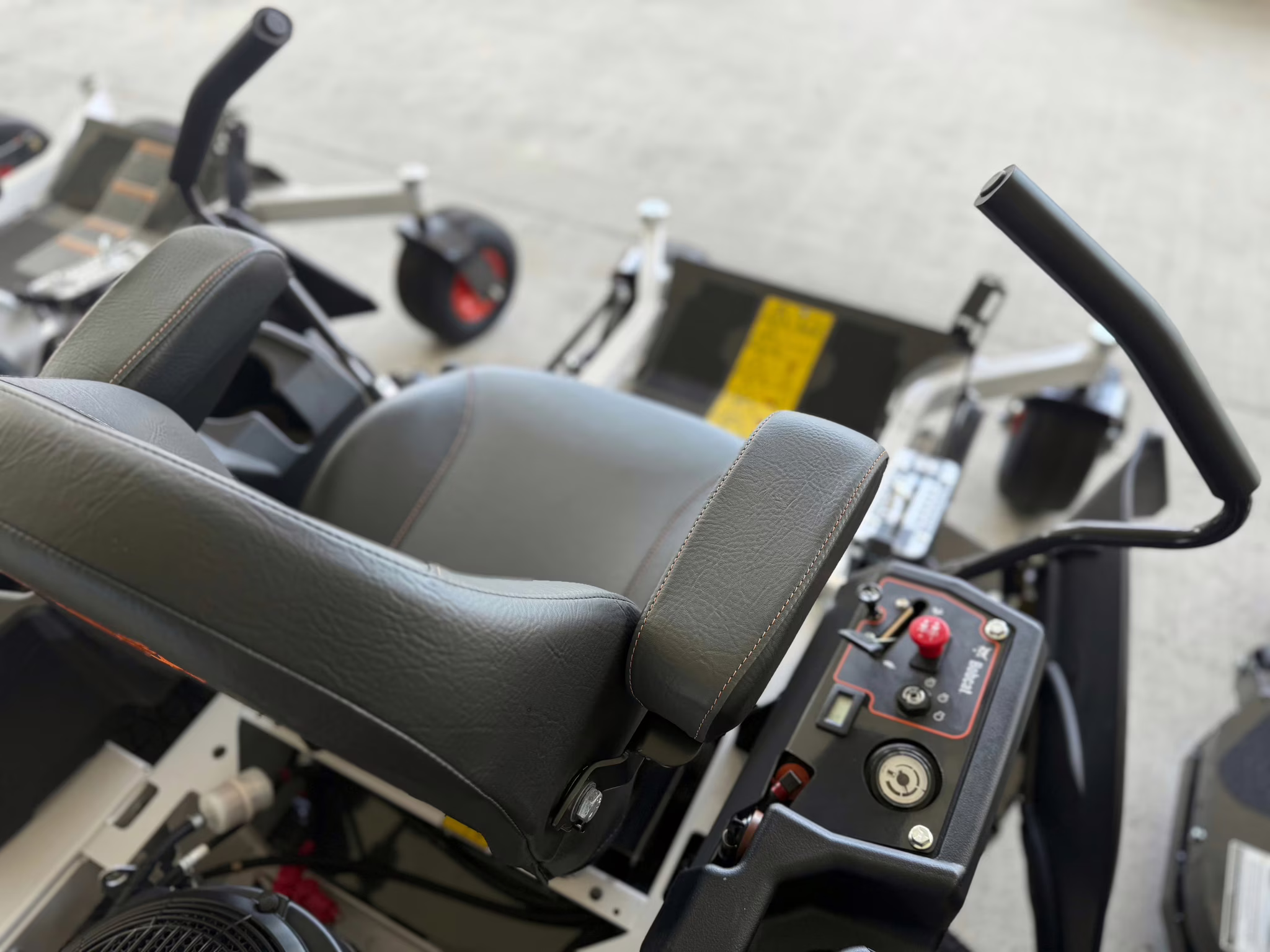 2025 - Bobcat ZT3000 Series ZT3048 Lawn Mower