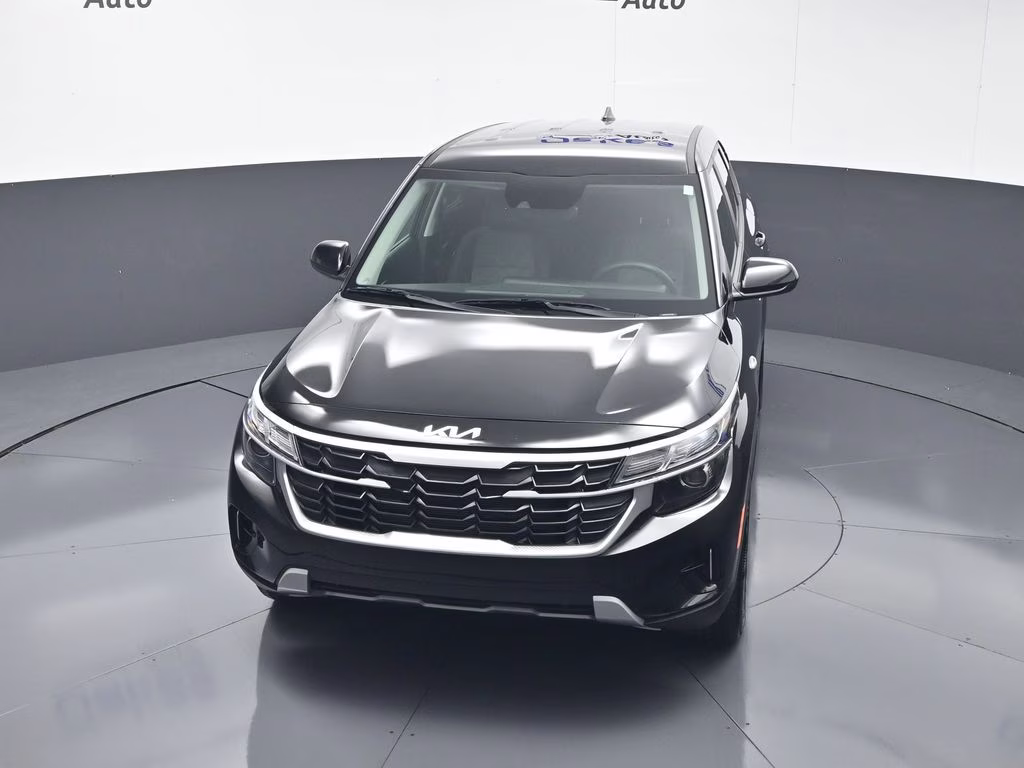 2026 Fusion Black Kia Seltos LX FWD SUV