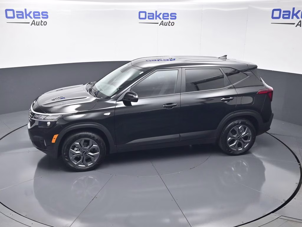 2026 Fusion Black Kia Seltos LX FWD SUV